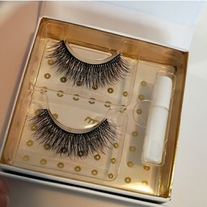 Battington Beauty Harlow 3D SILK EYE LASHES W/GLUE